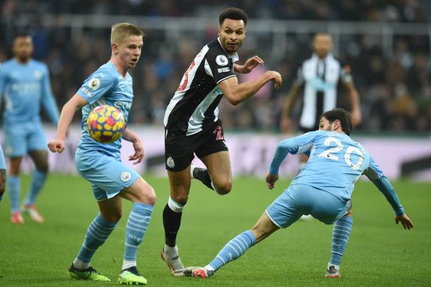 他的表现使 他的表现使